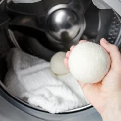 Apeiron Drogerballen - Droogballen - 6 XL Wasbollen - Droger - Duurzaam - Wasmachine - Wasverzachter - Energie Besparen - Zero Waste - Schapenvacht - Wol -Wasbenodigdheden Winkel 1200x1200 1483